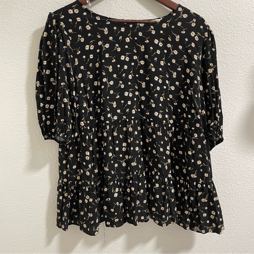 Lily White Floral Black Women's Top NEW